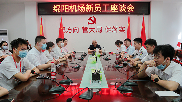 “助力鄉(xiāng)村振興，踐行艱苦奮斗” 將新員工黨性教育活動(dòng)搬到對(duì)口幫扶村4.jpg