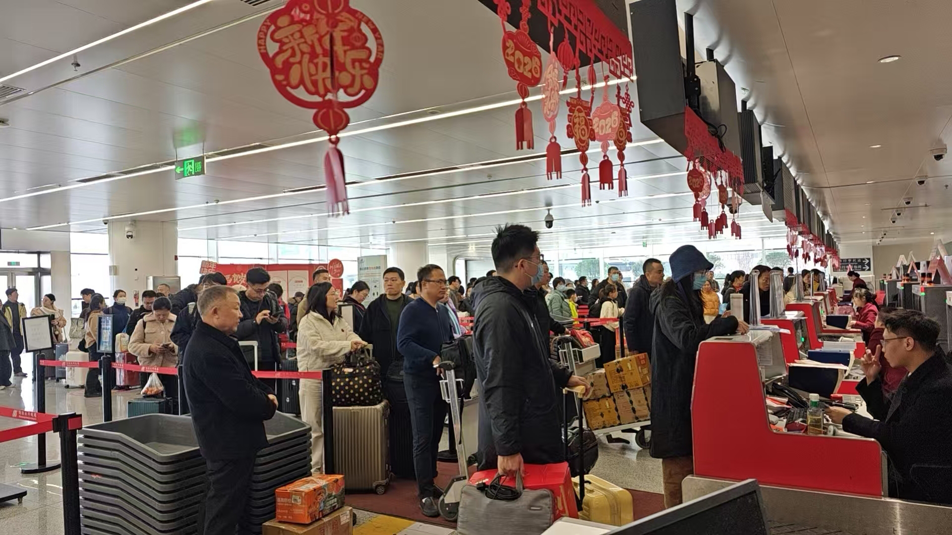 14420人次、單班153人次！綿陽(yáng)機(jī)場(chǎng)創(chuàng)春節(jié)假期單日旅客吞吐量歷史新高